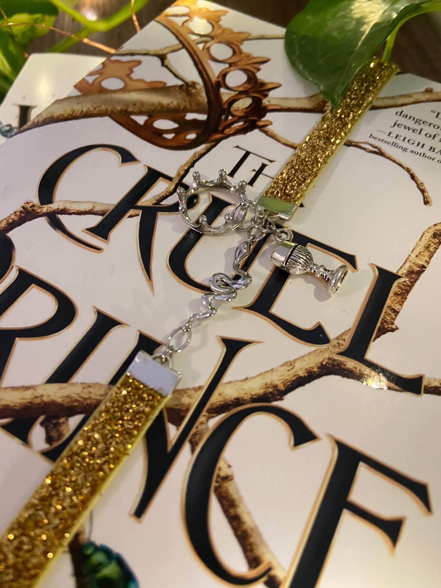 Crown & Goblet Book Band